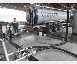 Unloading chemical road tanker